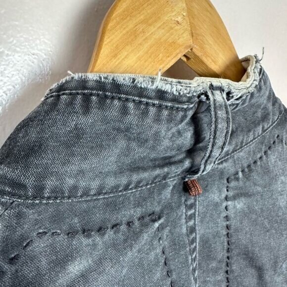 SALE! Men’s Gray Hugo Boss Distressed Zip-Up Jacket Size 40 EUC - Picture 7 of 8